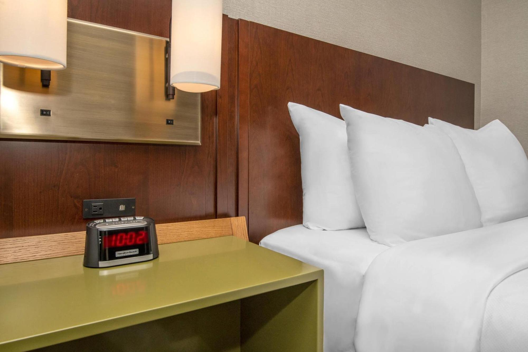 Comfort Inn Отава Екстериор снимка