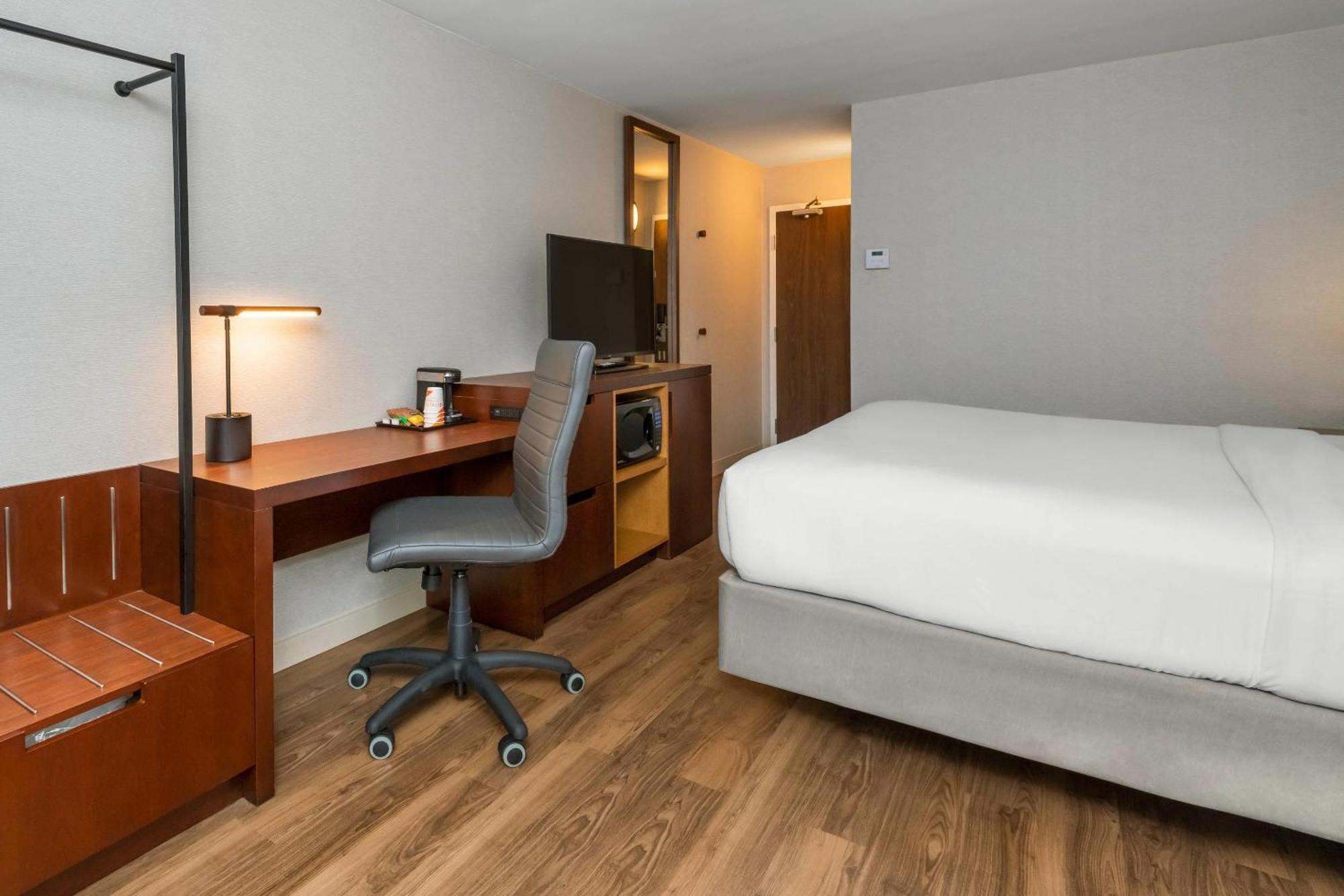Comfort Inn Отава Екстериор снимка